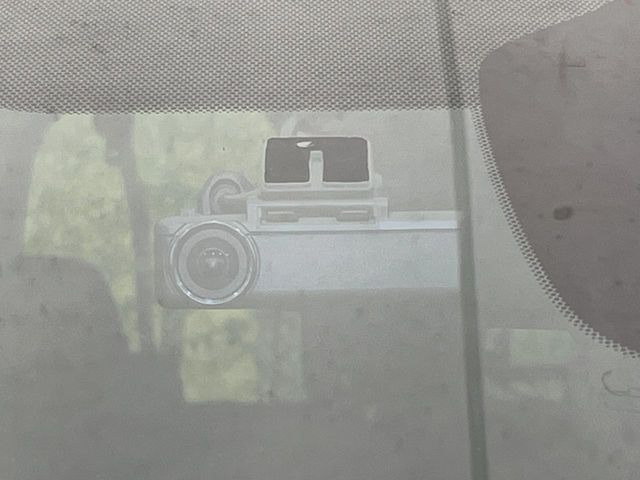 【ドライブレコーダー】ドライブレコーダー装備!走行中はもちろん、あおり運転や事故に遭遇した際、映像で記録し、万一のリスクに備えます。※記録用SDカードはお客様ご自身でご準備いただく必要があります。