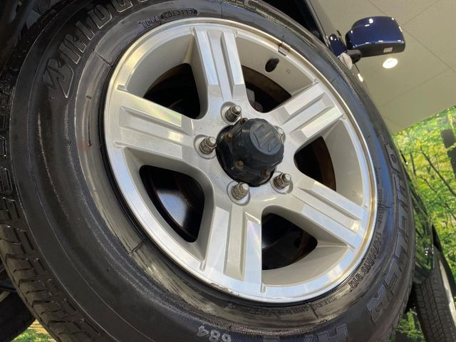 �y����16�C���`�A���~�z�C�[���z�O�ςɃ}�b�`���������A���~�z�C�[���𑕒����Ă���܂��B�e��ЊO�A���~�z�C�[����A�X�^�b�h���X�^�C�����戵�����Ă���܂��B���񂲑��k����������