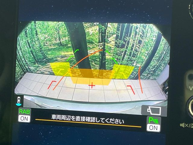 【フロント&サイド&バックカメラ】ドライバーから見にくい死角部分を映像で確認できるカメラを各所に装着。見通しがきかない場所や住宅密集地などを運転することが多い人におすすめの安心装備です。