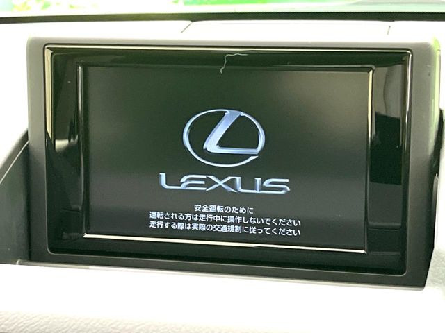 �y8�C���` �f�B�X�v���C�I�[�f�B�I�z���ʂ̃f�B�X�v���C��AppleCarPlay��AndroidAuto�����p�\�B�傫�ȉ�ʂŃX�}�z�i�r�A�v���������p���������܂���
