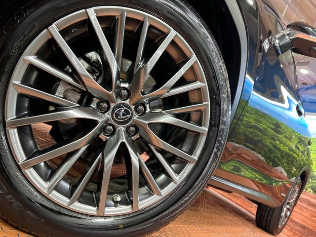 �y����20�C���`�A���~�z�C�[���z�O�ςɃ}�b�`���������A���~�z�C�[���𑕒����Ă���܂��B�e��ЊO�A���~�z�C�[����A�X�^�b�h���X�^�C�����戵�����Ă���܂��B���񂲑��k����������