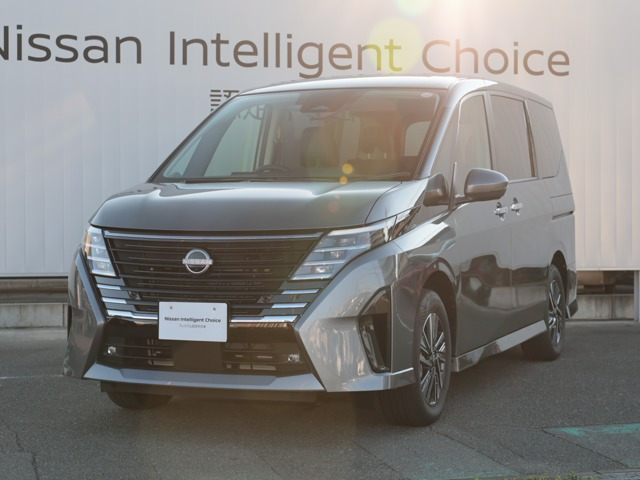 セレナ1.4 e-4ORCE ハイウェイスターV 4WD