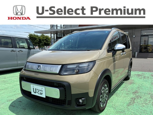 フリード1.5 e:HEV クロスター 4WD