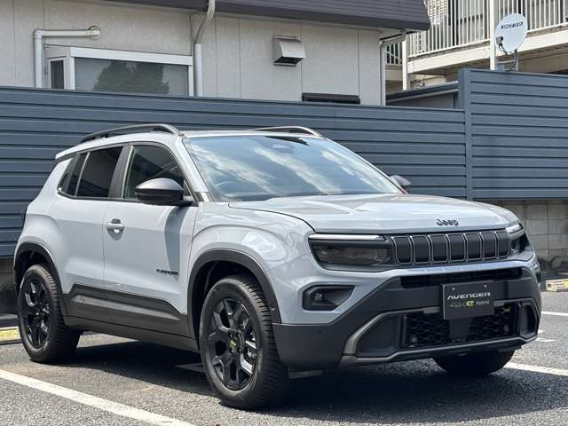 アベンジャー4xe ハイブリッド アップランド 4WD