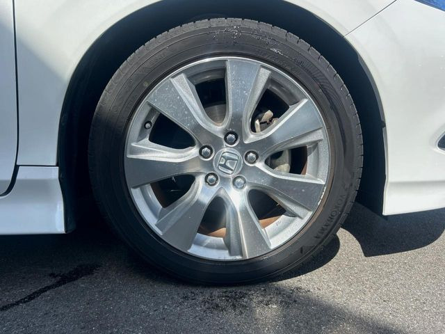 �y����17�C���`�A���~�z�C�[���z�O�ςɃ}�b�`���������A���~�z�C�[���𑕒����Ă���܂��B�e��ЊO�A���~�z�C�[����A�X�^�b�h���X�^�C�����戵�����Ă���܂��B���񂲑��k����������
