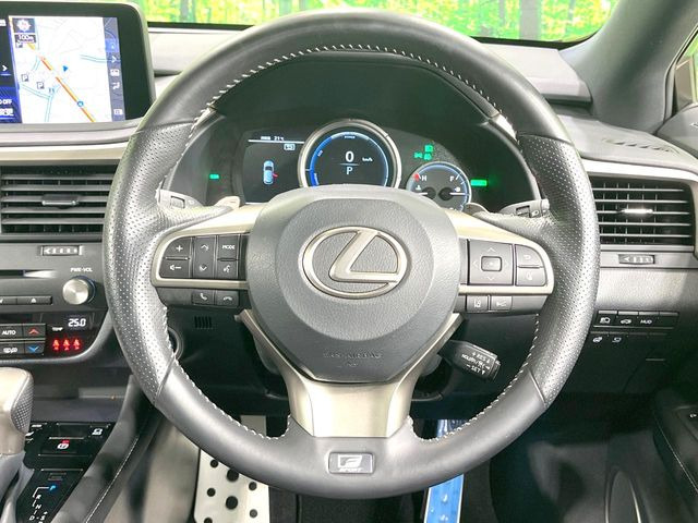 ステアリングも使用感が少なく、きれいな状態となっております♪
