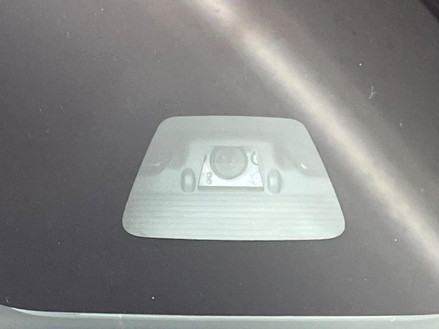 【スマートアシスト】走行中に前方の車両等を認識し、衝突しそうな時は警報とブレーキで衝突回避と被害軽減をアシスト。より安全にドライブをお楽しみいただけます。