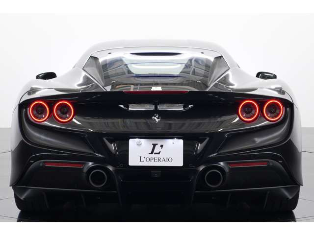 F�V���[�Y�`���̊ی^4���e�[���ƃ��[�o�[�t�����A�X�N���[���BF40��z�킹��ӏ��ł��B��^�f�B�t���[�U�[�ƃX�|�[�c�e�[���p�C�v�B720ps�����������p�B