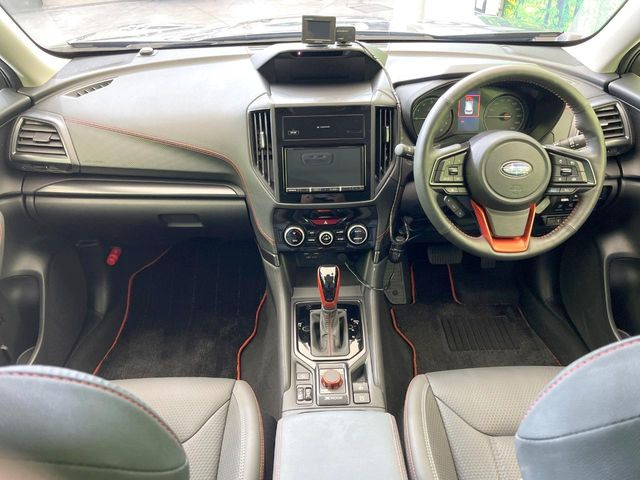 フォレスター2.0 エックスブレイク 4WD