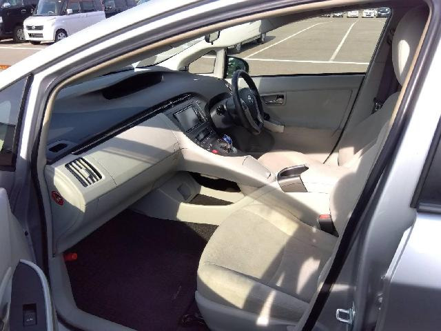 プリウス1.8 S