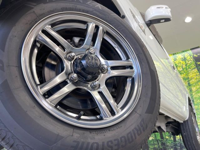 �y����16�C���`�A���~�z�C�[���z�O�ςɃ}�b�`���������A���~�z�C�[���𑕒����Ă���܂��B�e��ЊO�A���~�z�C�[����A�X�^�b�h���X�^�C�����戵�����Ă���܂��B���񂲑��k����������
