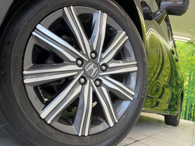 �y����17�C���`�A���~�z�C�[���z�O�ςɃ}�b�`���������A���~�z�C�[���𑕒����Ă���܂��B�e��ЊO�A���~�z�C�[����A�X�^�b�h���X�^�C�����戵�����Ă���܂��B���񂲑��k����������