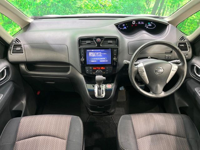 セレナ2.0 ハイウェイスター Vセレクション+Safety II S-HYBRID