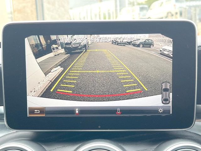 ●ガイドライン付きバックカメラ:不安な駐車もこれで安心!ガイドライン付きなので狭い箇所での駐車もラクラクです!
