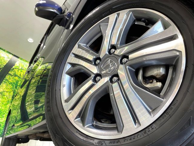 �y����16�C���`�A���~�z�C�[���z�O�ςɃ}�b�`���������A���~�z�C�[���𑕒����Ă���܂��B�e��ЊO�A���~�z�C�[����A�X�^�b�h���X�^�C�����戵�����Ă���܂��B���񂲑��k����������