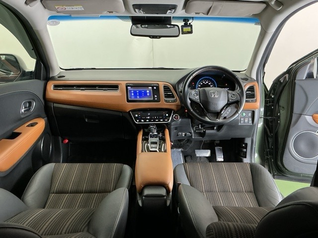 ヴェゼル1.5 ハイブリッド Z ホンダセンシング 4WD