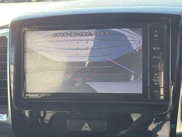 【バックカメラ】駐車時に後方がリアルタイム映像で確認できます。大型商業施設や立体駐車場での駐車時や、夜間のバック時に大活躍!運転スキルに関わらず、今や必須となった装備のひとつです!