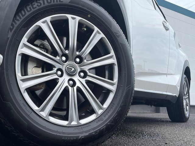�y����17�C���`�A���~�z�C�[���z�O�ςɃ}�b�`���������A���~�z�C�[���𑕒����Ă���܂��B�e��ЊO�A���~�z�C�[����A�X�^�b�h���X�^�C�����戵�����Ă���܂��B���񂲑��k����������