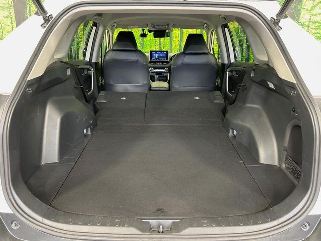 【パワーバックドア】スマートキーや運転席のボタンを押すだけでリアゲートが自動で開閉します!荷物を持っている時や、高い位置にあるバックドアを閉める際に便利な機能です♪