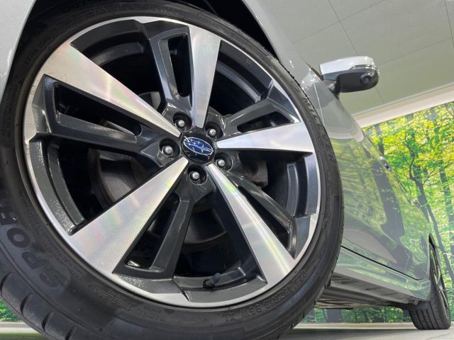 �y����18�C���`�A���~�z�C�[���z�O�ςɃ}�b�`���������A���~�z�C�[���𑕒����Ă���܂��B�e��ЊO�A���~�z�C�[����A�X�^�b�h���X�^�C�����戵�����Ă���܂��B���񂲑��k����������