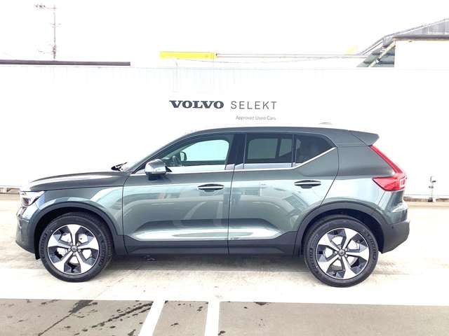 XC40ウルトラ B4 AWD 4WD