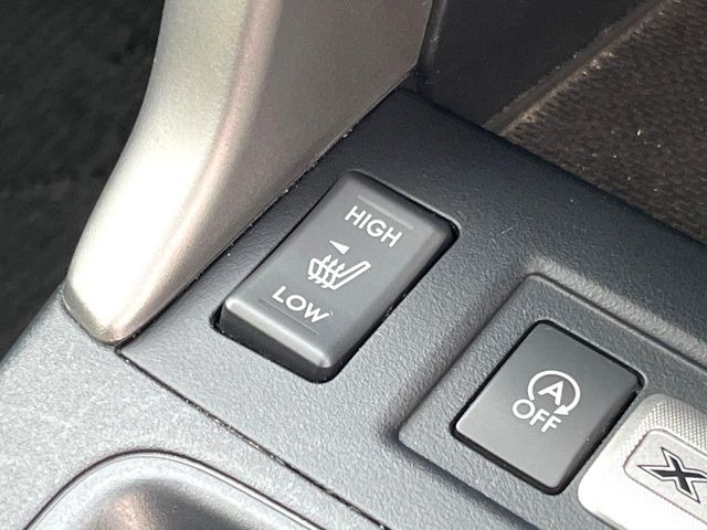 【シートヒーター】寒い日に重宝するシートヒーター!エアコンより早く温まってくれるので寒がりの人も安心ですね♪エアコンの温風は乾燥するから苦手、という方にもをおすすめです。