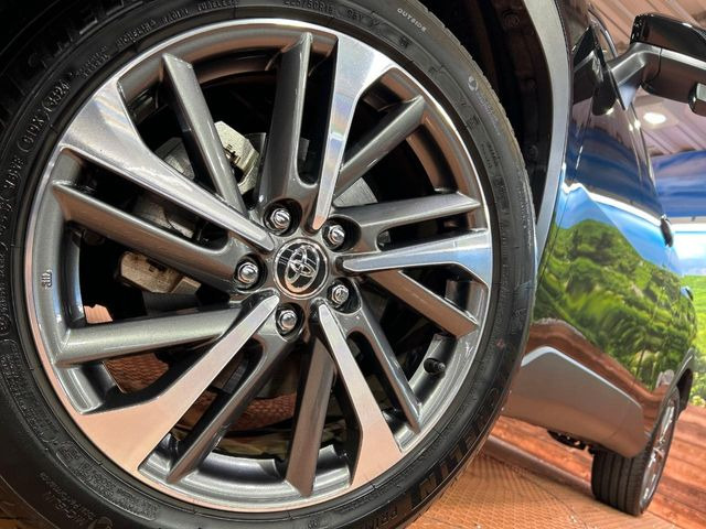 �y����18�C���`�A���~�z�C�[���z�O�ςɃ}�b�`���������A���~�z�C�[���𑕒����Ă���܂��B�e��ЊO�A���~�z�C�[����A�X�^�b�h���X�^�C�����戵�����Ă���܂��B���񂲑��k����������