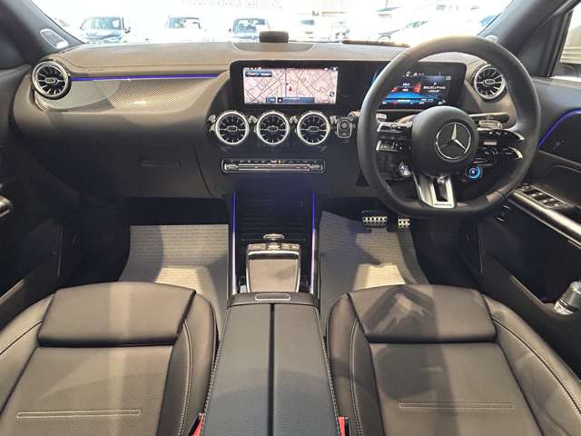 GLAクラスAMG GLA35 4マチック 4WD
