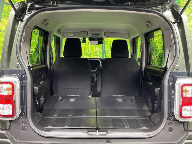 普段のお買い物や通勤、送迎等に十分な荷室スペースを確保しております。セカンドシートを倒すと、大きな荷物の積載も可能です♪