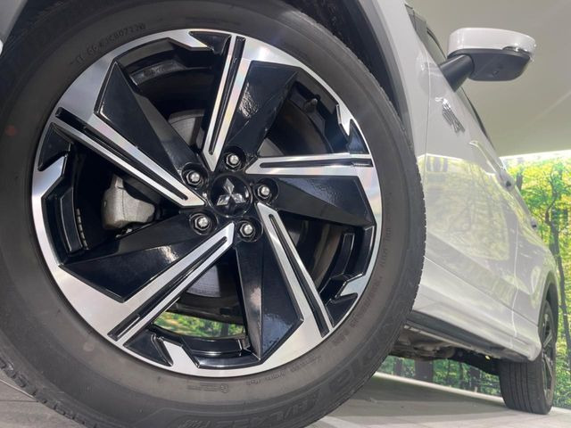 �y�����A���~�z�C�[���z�O�ςɃ}�b�`���������A���~�z�C�[���𑕒����Ă���܂��B�e��ЊO�A���~�z�C�[����A�X�^�b�h���X�^�C�����戵�����Ă���܂��B���񂲑��k����������