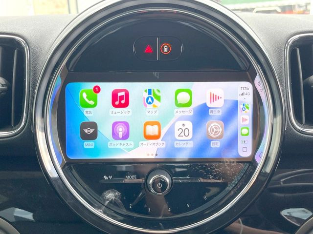 ��Apple Car Play:�X�}�z�Ƃ̗L���ڑ��ŁA�i�r�E�I�[�f�B�I�Đ��ȂǃX�}�z�̃A�v���@�\����ʂł��g����֗��@�\�ł�!