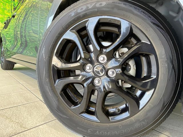 �y����16�C���`�A���~�z�C�[���z�O�ςɃ}�b�`���������A���~�z�C�[���𑕒����Ă���܂��B�e��ЊO�A���~�z�C�[����A�X�^�b�h���X�^�C�����戵�����Ă���܂��B���񂲑��k����������