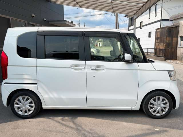 当店の車輌をご覧いただき、ありがとうございます。福岡県最大級!軽自動車専門店♪オールメーカーの軽自動車を常時約200台展示しております!お探しの車がきっと見つかります!!