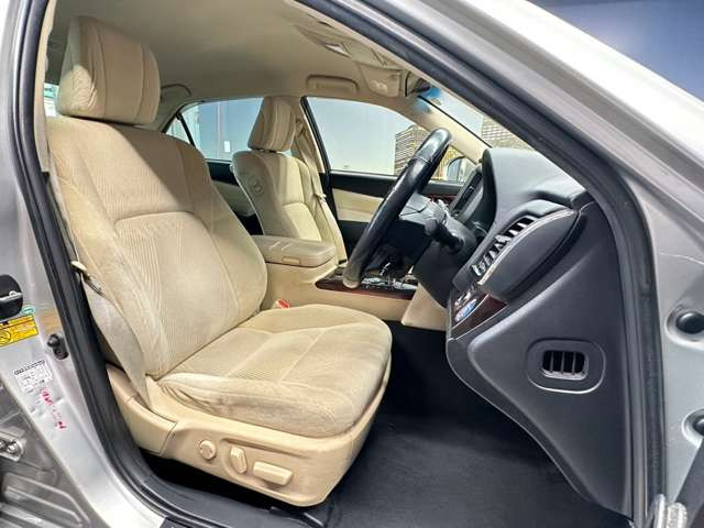 �^�]�Ȃ��L�X�Ƃ��Ă���^�]���₷�������������Ă��܂��������N���[�j���O�����{�ς݂ł��B