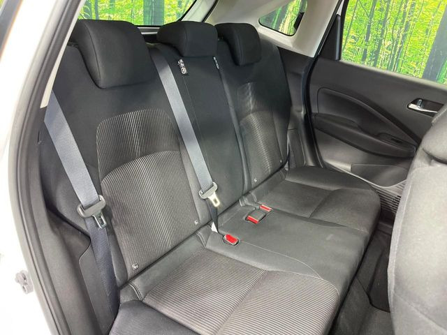 �R���p�N�g�J�[�ł����A�Z�J���h�V�[�g�͏\���ȍL����������K�ɂ���肢�������܂���V�[�g��|���đ傫�ȉו���ς񂾂�ƁA�p�r�̕����L��1��ł��B