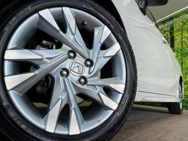 �y����16�C���`�A���~�z�C�[���z�O�ςɃ}�b�`���������A���~�z�C�[���𑕒����Ă���܂��B�e��ЊO�A���~�z�C�[����A�X�^�b�h���X�^�C�����戵�����Ă���܂��B���񂲑��k����������