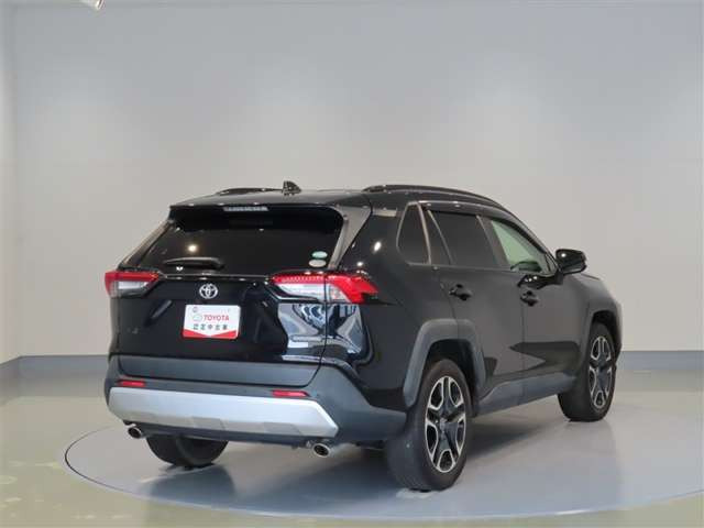RAV42.0 アドベンチャー 4WD