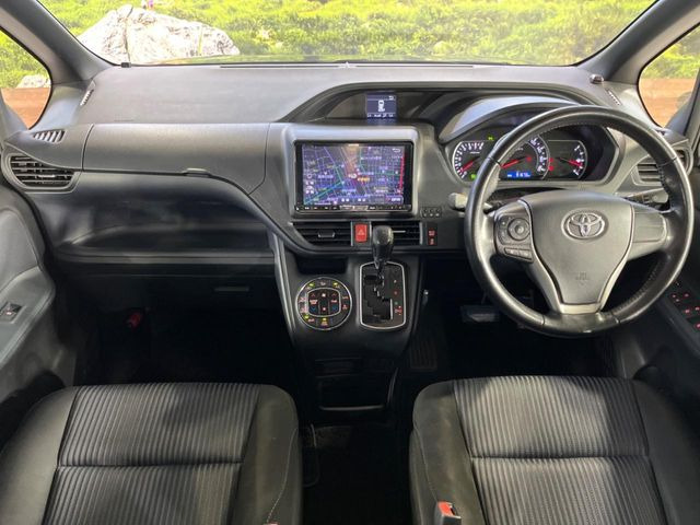 ヴォクシー2.0 ZS