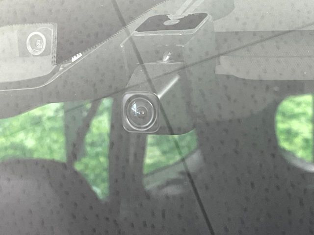 【ドライブレコーダー】ドライブレコーダー装備!走行中はもちろん、あおり運転や事故に遭遇した際、映像で記録し、万一のリスクに備えます。※記録用SDカードはお客様ご自身でご準備いただく必要があります。