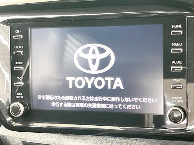 �y8�C���` �f�B�X�v���C�I�[�f�B�I�z���ʂ̃f�B�X�v���C��AppleCarPlay��AndroidAuto�����p�\�B�傫�ȉ�ʂŃX�}�z�i�r�A�v���������p���������܂���