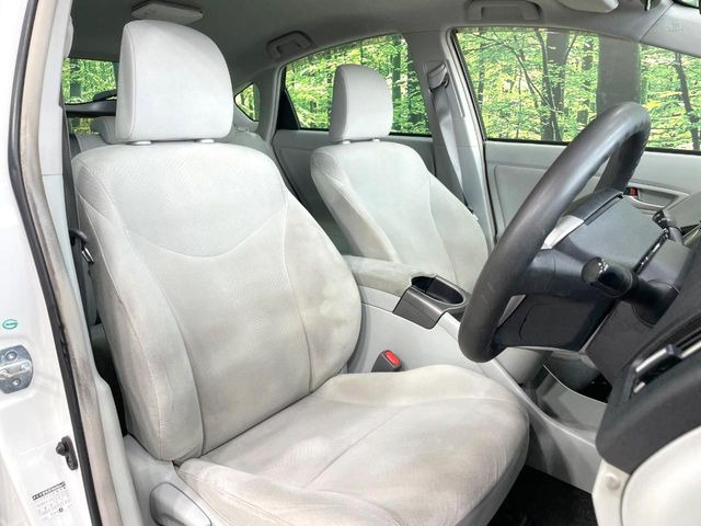 運転席シート廻りは使用感も少なく、良好な状態となっています。丁寧に使われていたことがよくわかりますね。