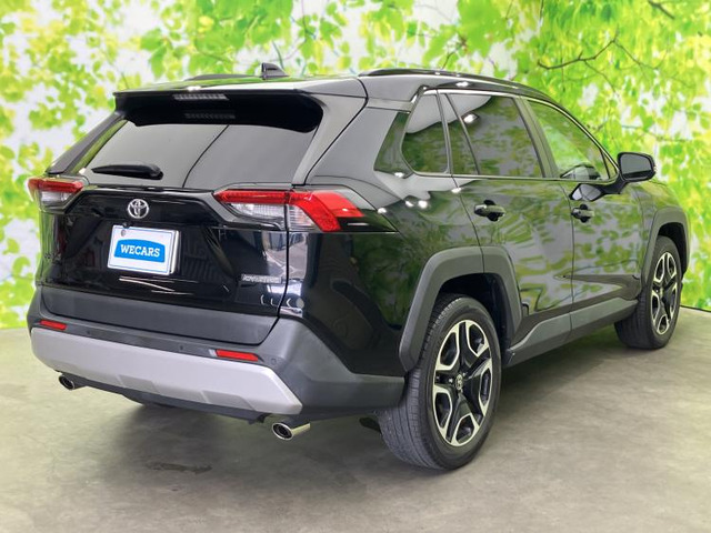 RAV42.0 アドベンチャー 4WD