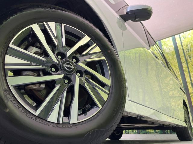 �y����16�C���`�A���~�z�C�[���z�O�ςɃ}�b�`���������A���~�z�C�[���𑕒����Ă���܂��B�e��ЊO�A���~�z�C�[����A�X�^�b�h���X�^�C�����戵�����Ă���܂��B���񂲑��k����������