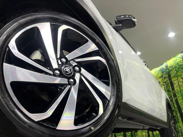�y����17�C���`�A���~�z�C�[���z�O�ςɃ}�b�`���������A���~�z�C�[���𑕒����Ă���܂��B�e��ЊO�A���~�z�C�[����A�X�^�b�h���X�^�C�����戵�����Ă���܂��B���񂲑��k����������