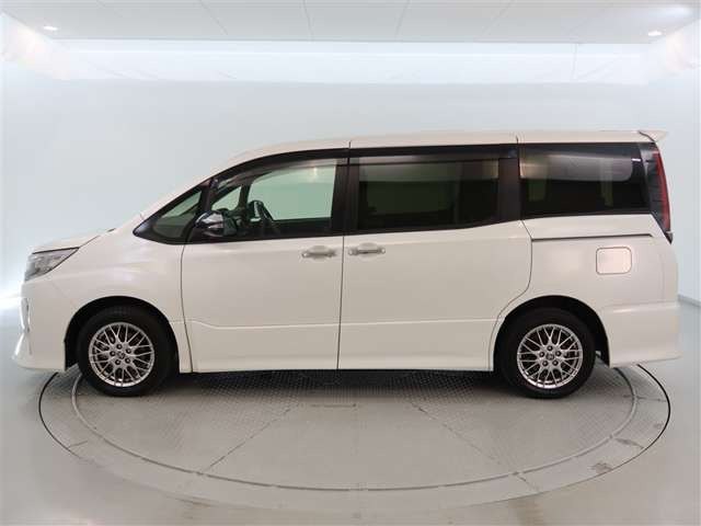 ノア1.8 ハイブリッド Si W×B II