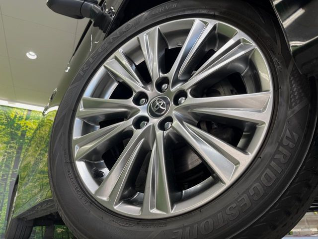 �O�ςɃ}�b�`���������A���~�z�C�[���𑕒����Ă���܂��B�e��ЊO�A���~�z�C�[����A�X�^�b�h���X�^�C�����戵�����Ă���܂��B���񂲑��k����������
