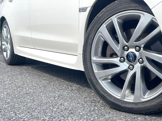 �y�����A���~�z�C�[���z�O�ςɃ}�b�`���������A���~�z�C�[���𑕒����Ă���܂��B�e��ЊO�A���~�z�C�[����A�X�^�b�h���X�^�C�����戵�����Ă���܂��B���񂲑��k����������