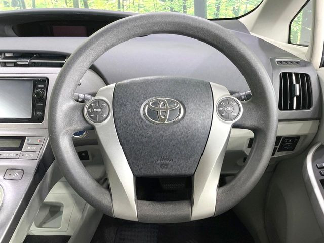【ステアリングスイッチ】運転中、前方から目線をそらすことなく、オーディオ等の操作が可能な便利機能!安心&快適なドライブを演出してくれます♪
