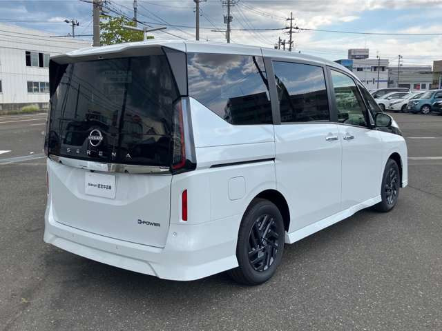 セレナ1.4 e-POWER ハイウェイスターV