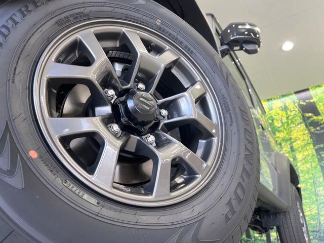 �y����15�C���`�A���~�z�C�[���z�O�ςɃ}�b�`���������A���~�z�C�[���𑕒����Ă���܂��B�e��ЊO�A���~�z�C�[����A�X�^�b�h���X�^�C�����戵�����Ă���܂��B���񂲑��k����������